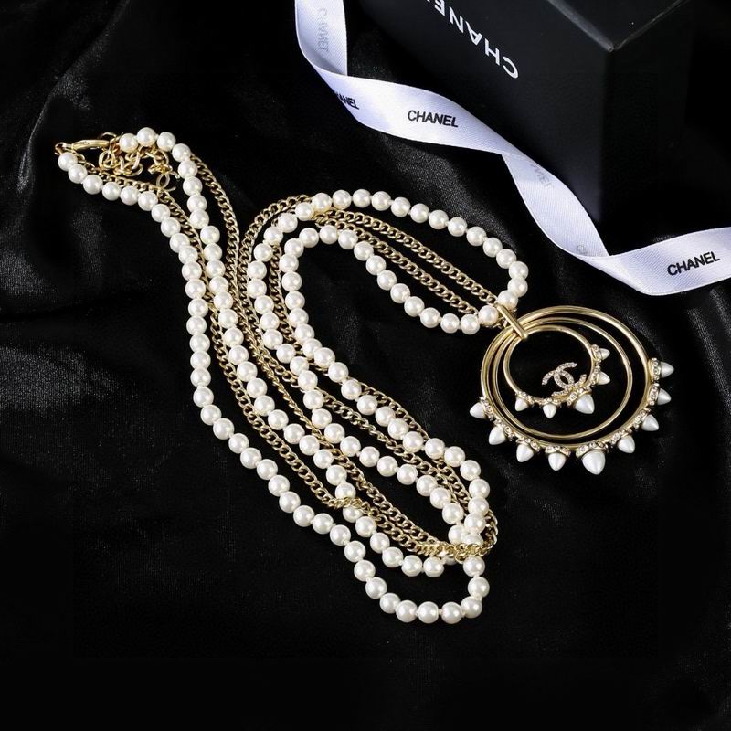 Chanel Necklace 05yxs137